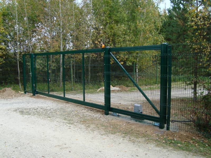 Сетчатый забор DoorHan в Астрахани с установкой