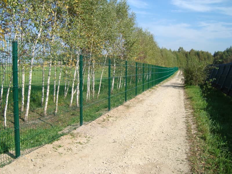 Сетчатый забор DoorHan в Астрахани с установкой