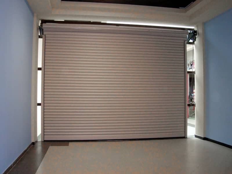 Роллетные ворота DoorHan в Астрахани с установкой