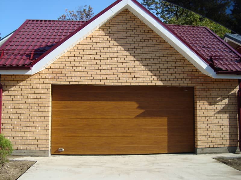 Секционные ворота DoorHan в Астрахани с установкой