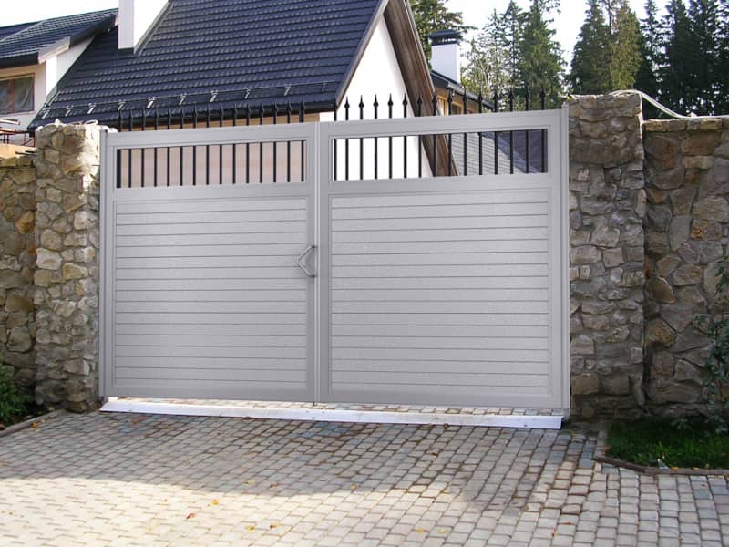 Уличные ворота DoorHan в Астрахани с установкой