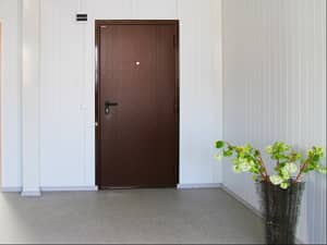 Предлагаем входные железные двери в квартиру DoorHan ЭКО 980х2050 в Астрахани по выгодной цене